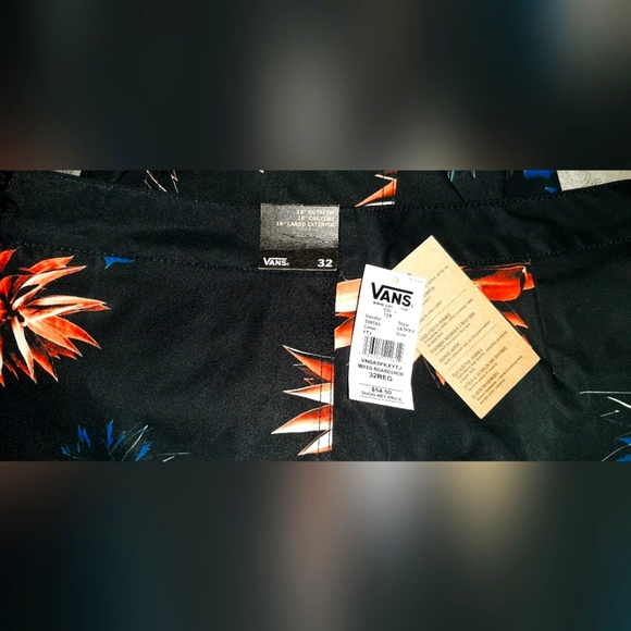 Vans Mixed Board Shorts *NWT* - Picture 6 of 11